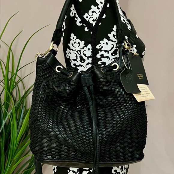 GENUINE LEATHER Woven Bucket Bag - Picture 1 of 11